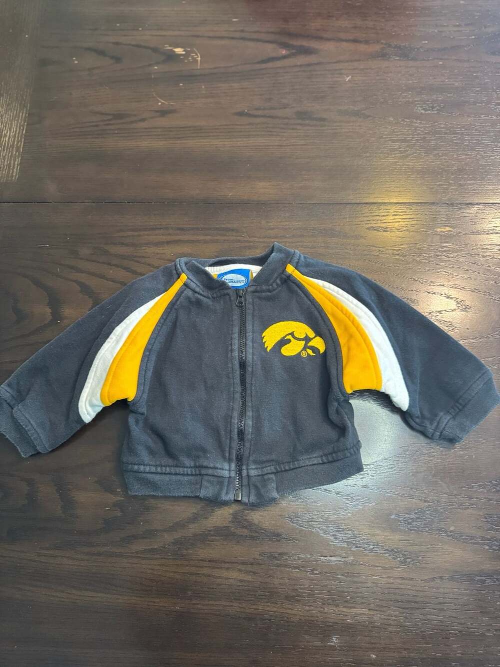Team Athletics Iowa Hawkeyes Zip Jacket Size 12 Months